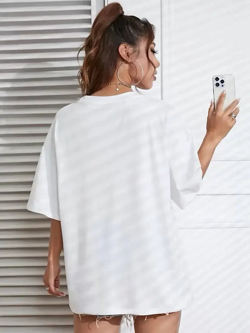 Baskılı Oversize Kahve Desenli Kadın T-shirt - Beyaz