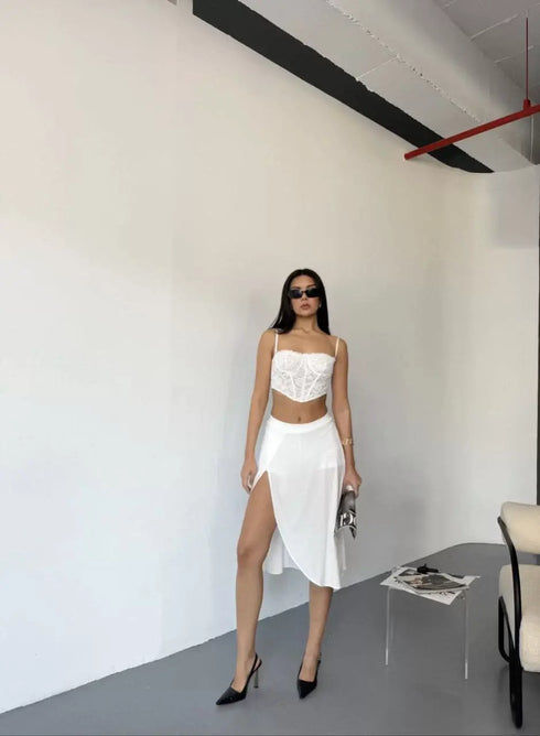 Çepli Şortlu Yırtmaçlı Etek - Beyaz