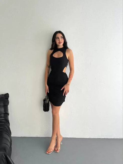 Göğüs ve Yanlar dekolteli Kolsuz Boy Elbise - Siyah