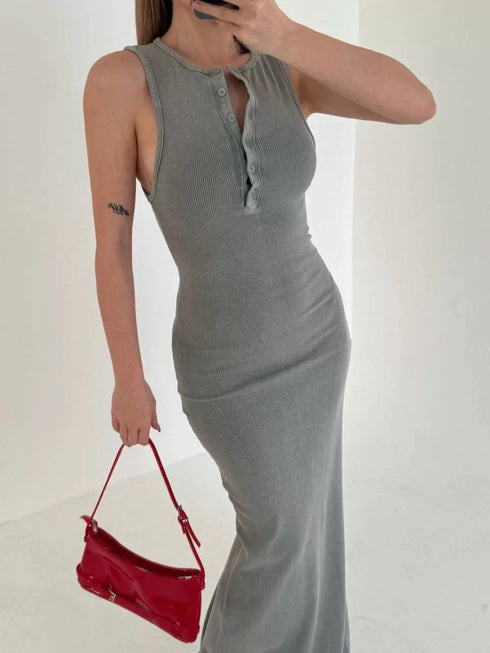 Yırtmaç Detaylı Kolsuz Düğmeli Yıkamalı Uzun Elbise - Gri