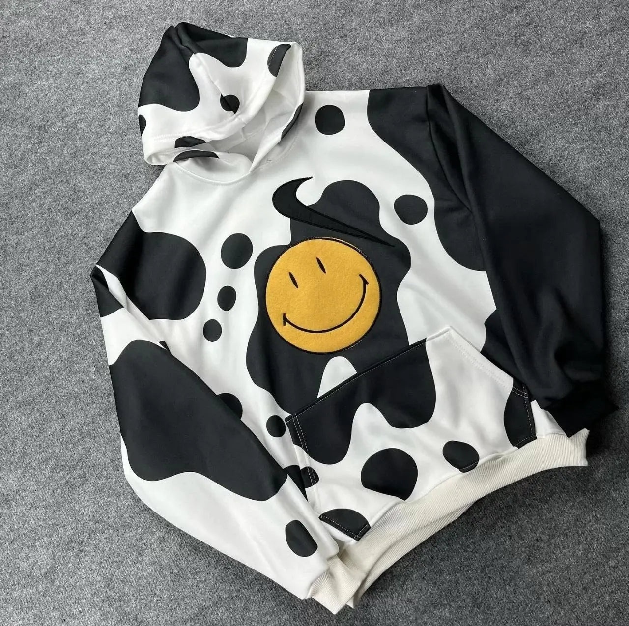 Kadın Smiley Face Kapüşonlu Sweatshirt - Siyah